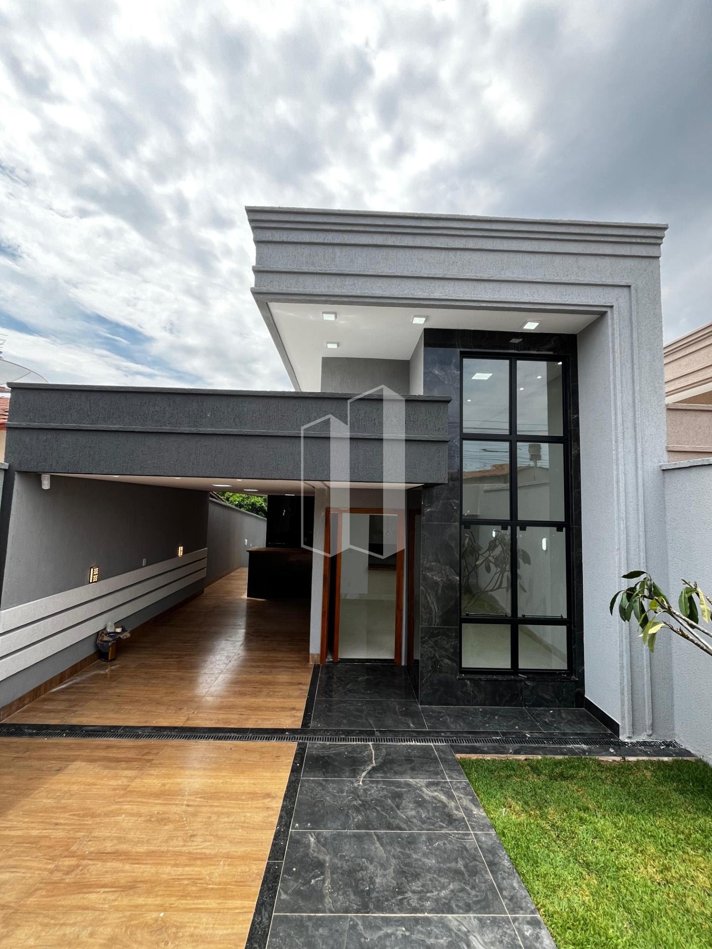 Casa à venda com 3 quartos, 2 banheiros, 2 vagas e 105m² no Bairro Cardoso 1, Aparecida de Goiânia — foto principal