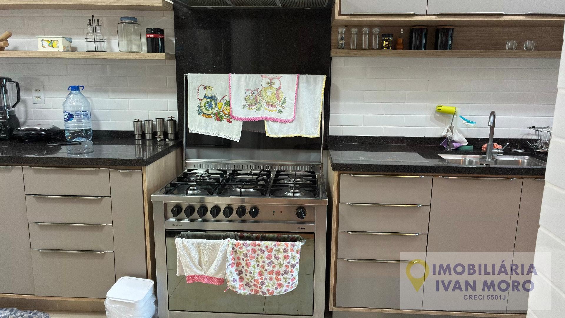 Casa para alugar com 6 quartos, 1 suíte, 2 vagas e 270m² no Daniela, Florianópolis (SC) — foto 27 de 30