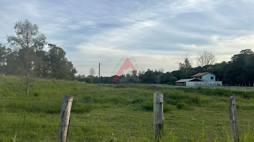 Sítio na beira da Fernão Dias em São Sebastião da Bela Vista/MG