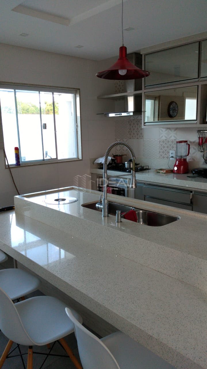 Casa à venda com 4 quartos, 3 suítes, 3 vagas e 415m² no Parque California, Campos dos Goytacazes (RJ) — foto 11 de 13