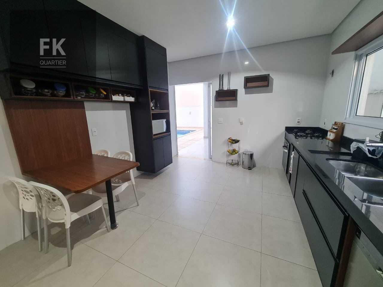 Casa à venda com 3 quartos, 3 suítes, 4 vagas e 266m² no Suru, Santana de Parnaíba (SP) — foto 11 de 26
