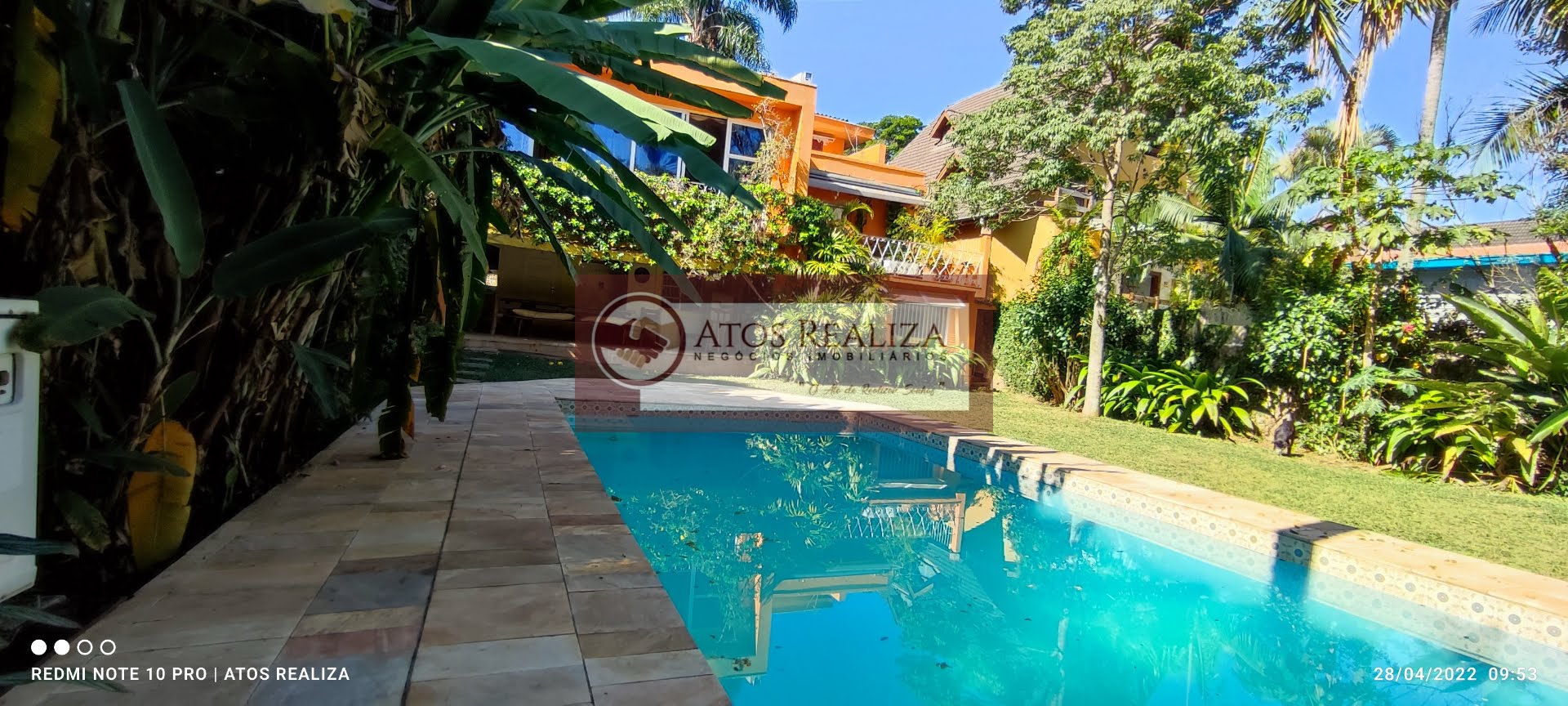 Casa à venda com 4 quartos, 5 banheiros, 2 vagas e 300m² no Bolsão de Interlagos, São Paulo — foto principal