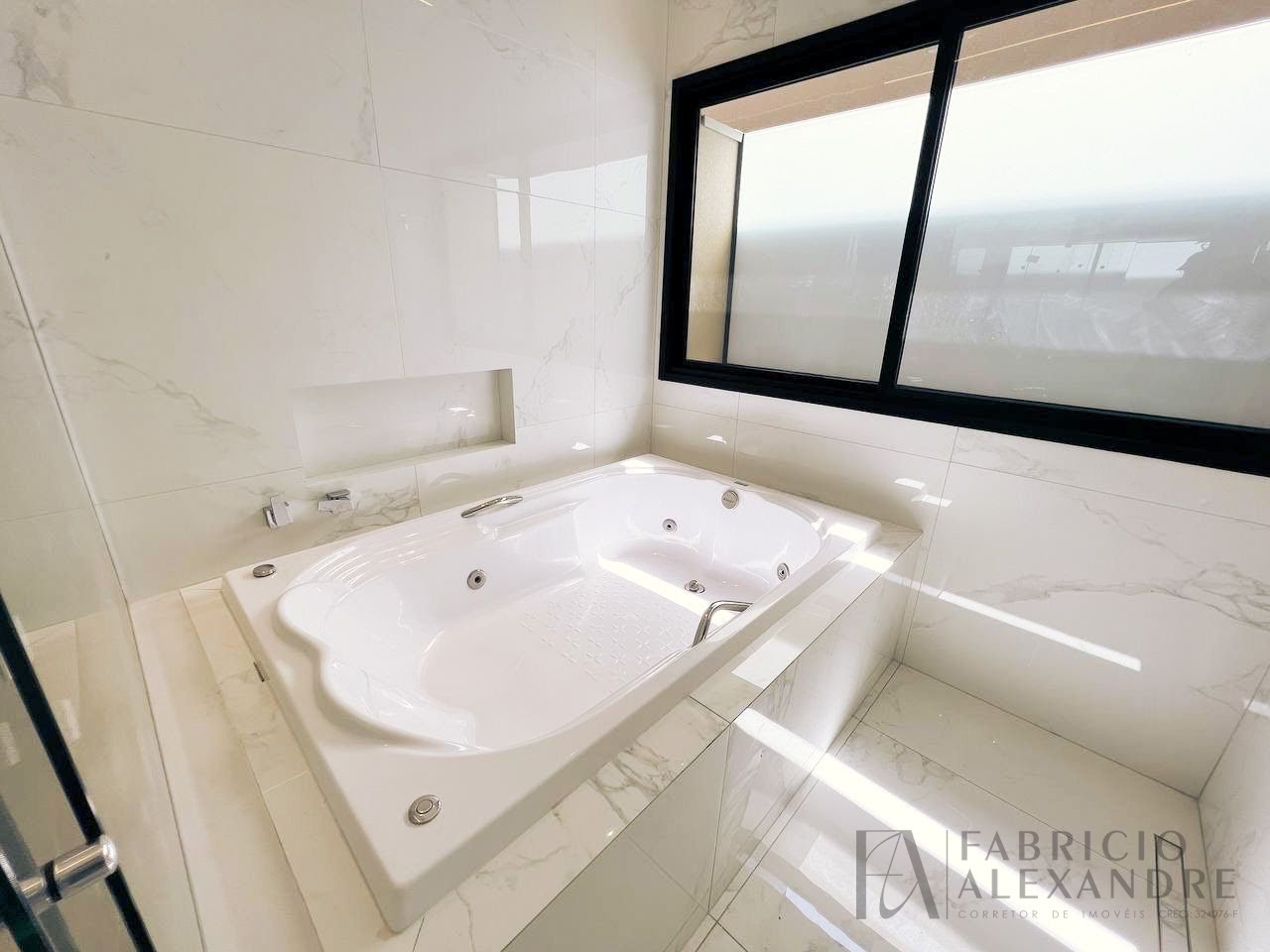 Casa à venda com 4 quartos, 4 suítes, 4 vagas e 249m² no Residencial Gaivota I, São José do Rio Preto (SP) — foto 3 de 21
