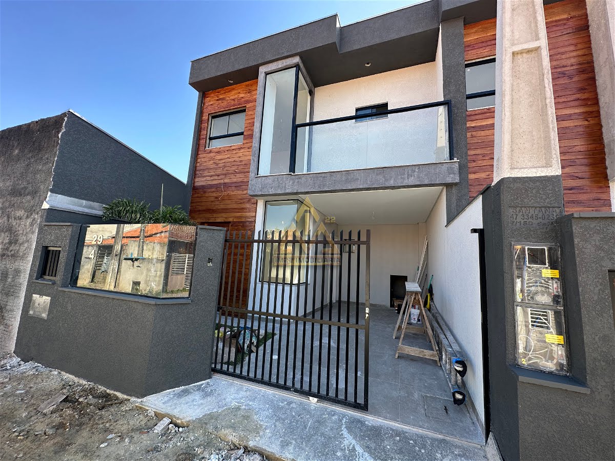 Casa à venda com 3 quartos, 2 banheiros, 1 vaga e 100m² no Centro, Penha — foto principal