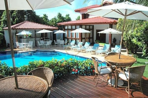 Casa Luxuosa em Village 2 - 6 Dormitórios à Venda em Porto Seguro
