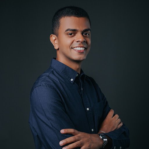 Corretor {{listing Broker().name}}