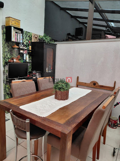 Sobrado à Venda no Desvio Rizzo, Caxias do Sul | 168m²
