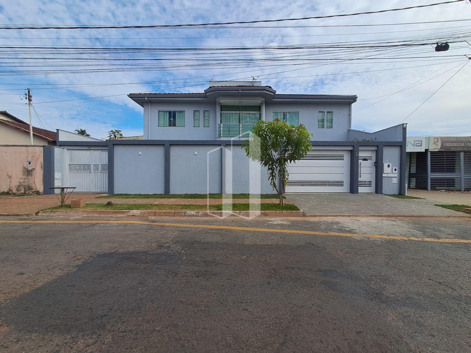 Casa à venda com 5 quartos, 4 suítes, 5 vagas e 370m² no Jardim Planalto, Goiânia (GO) — foto 2 de 30