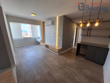 Apartamento à Venda no Bom Retiro, Joinville | 2 Quartos, 66m²