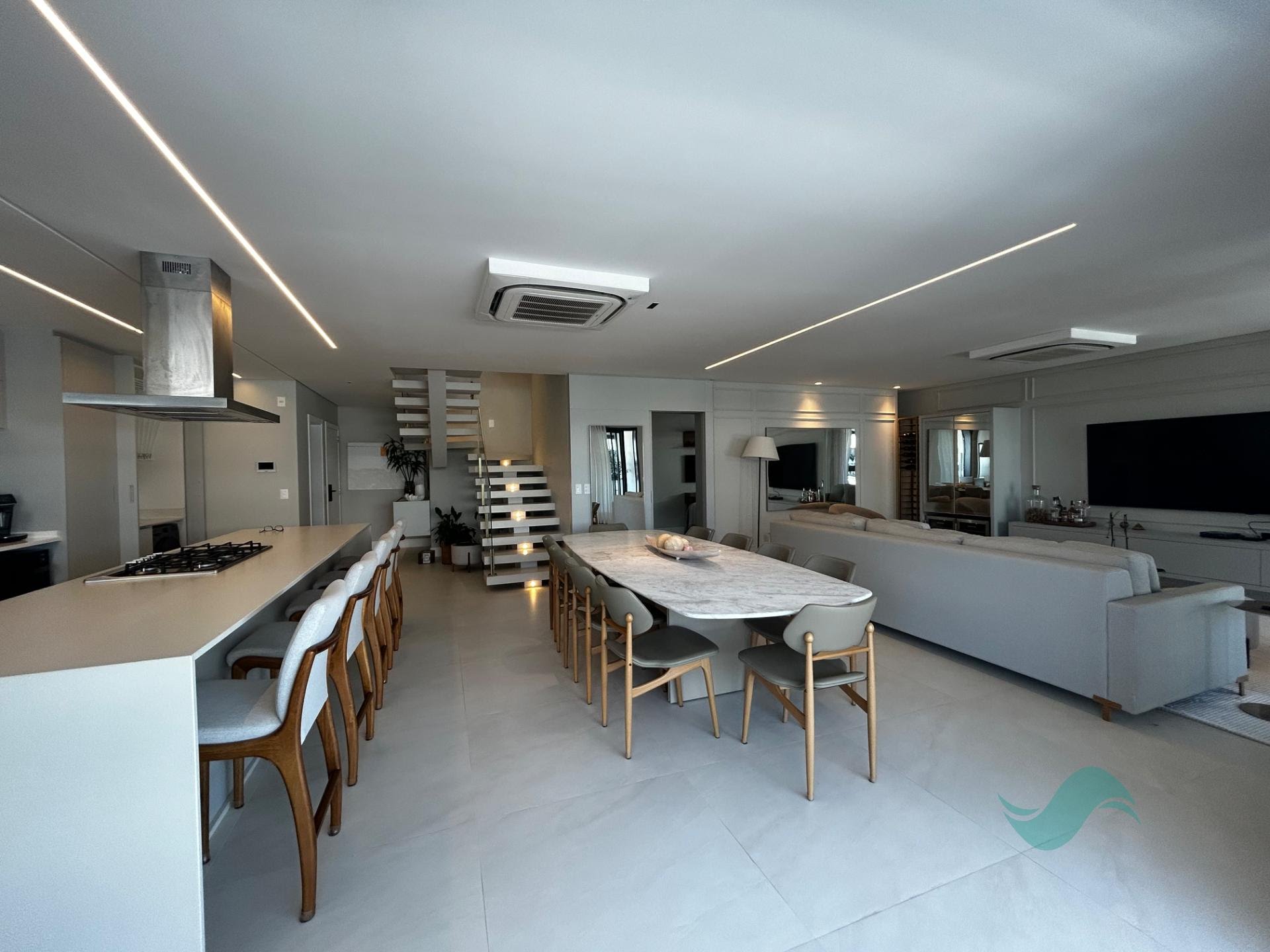 Cobertura à venda com 4 suítes, 3 vagas e 240m² no Jurerê, Florianópolis (SC) — foto 10 de 30
