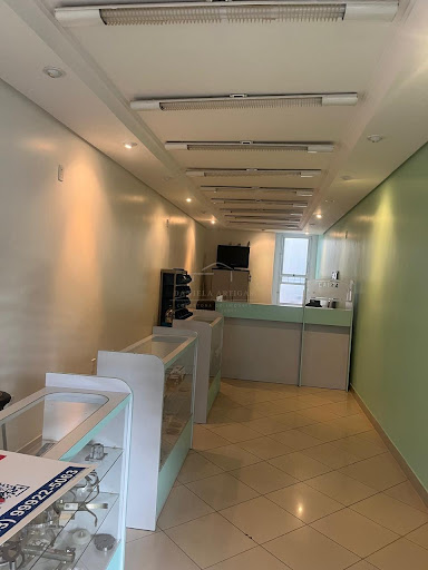 <p>Descubra uma excelente oportunidade para o seu negócio no coração do Centro de Bagé! Esta sala comercial espaçosa oferece o ambiente perfeito para profissionais autônomos, consultórios ou pequenos 