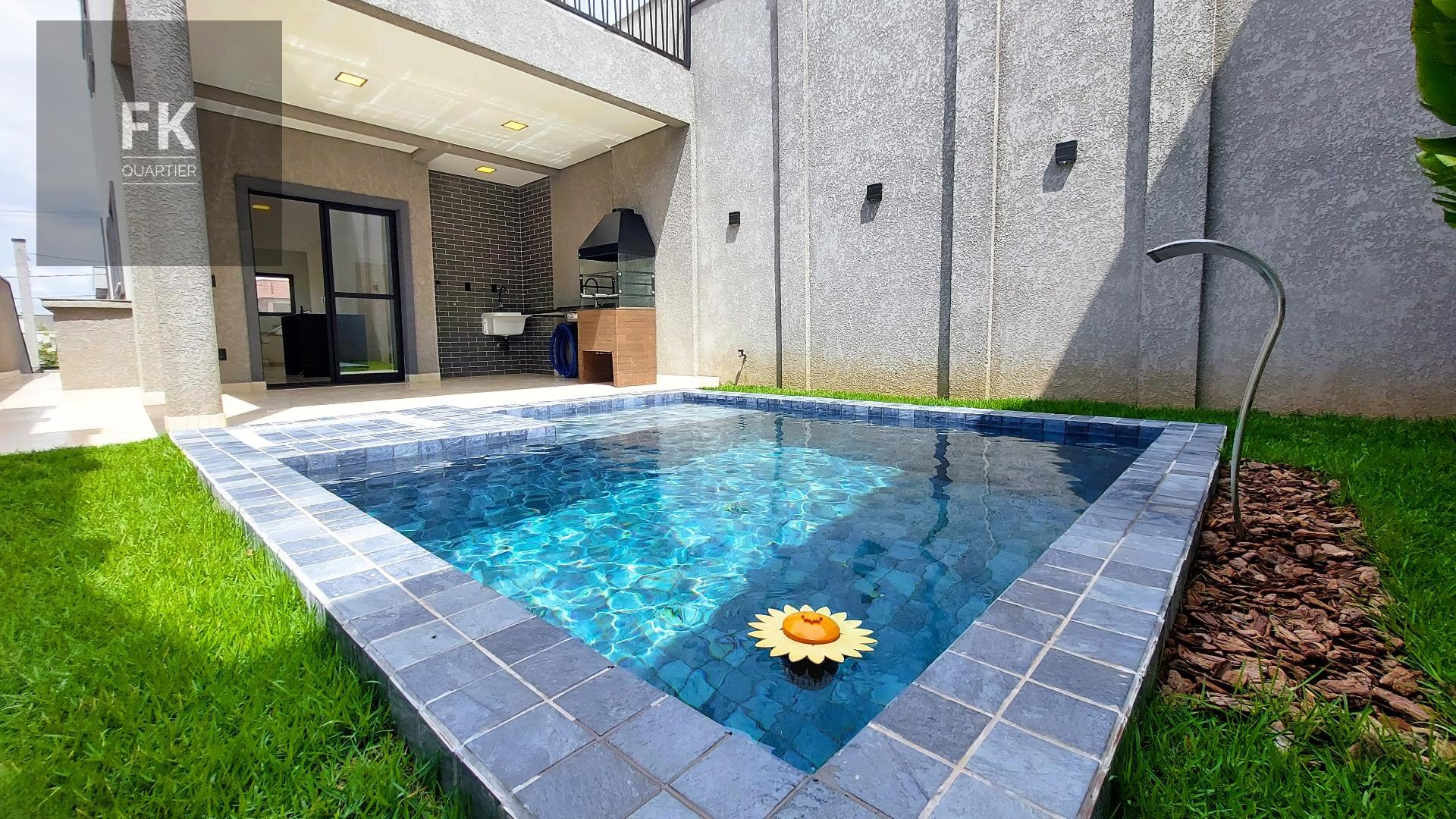 Casa à venda com 3 quartos, 3 banheiros, 2 vagas e 126m² no Villas do Jaguari, Santana de Parnaíba — foto principal