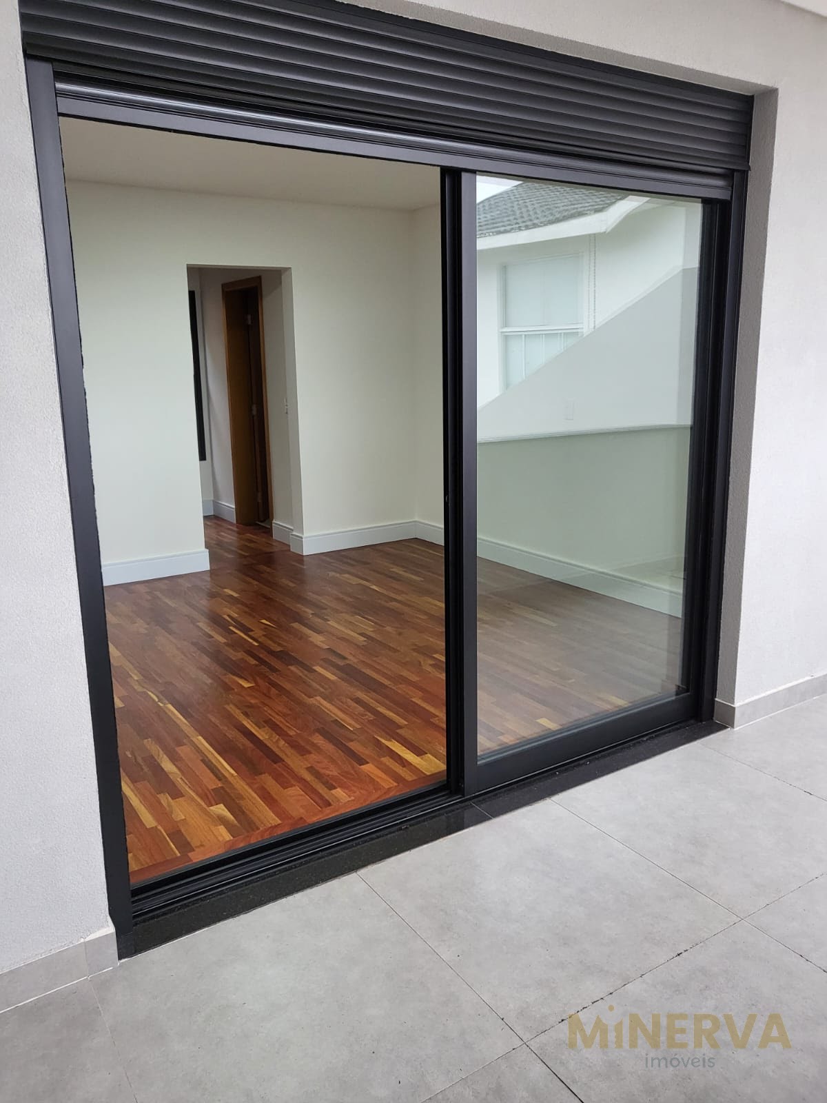 Casa à venda com 3 quartos, 3 suítes, 4 vagas e 355m² no Jardim Via Dutra, Arujá (SP) — foto 20 de 23