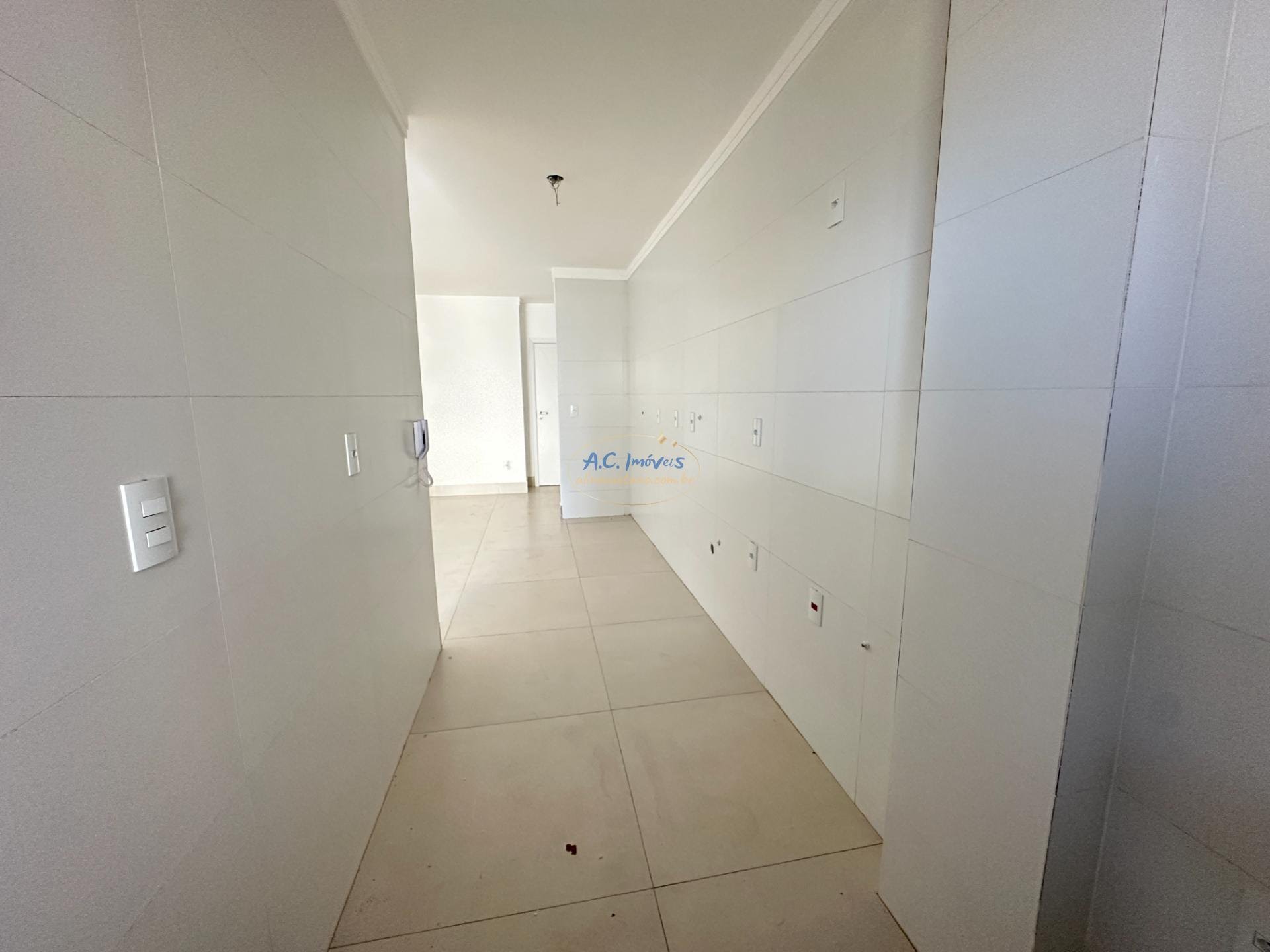 Apartamento à venda com 2 quartos, 1 suíte, 2 vagas e 120m² no Guilhermina, Praia Grande (SP) — foto 6 de 16