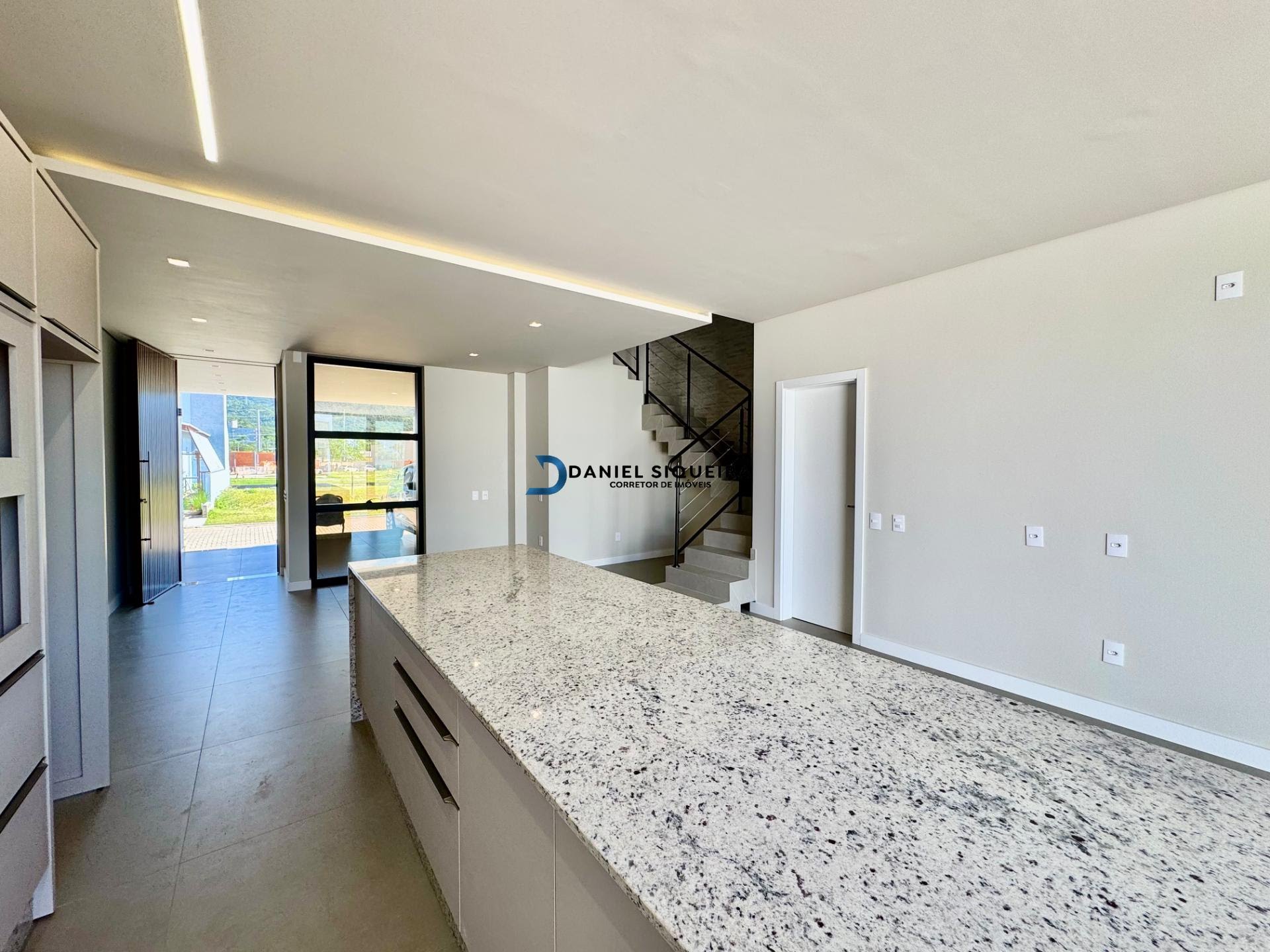 Casa à venda com 3 quartos, 3 suítes, 4 vagas e 215m² no Bairro Deltaville, Biguaçu (SC) — foto 4 de 30