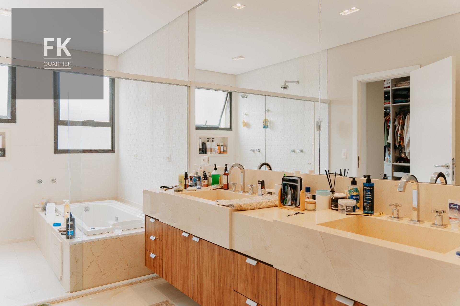 Casa à venda com 4 quartos, 4 suítes, 4 vagas e 385m² no Colinas da Anhanguera, Santana de Parnaíba (SP) — foto 22 de 30