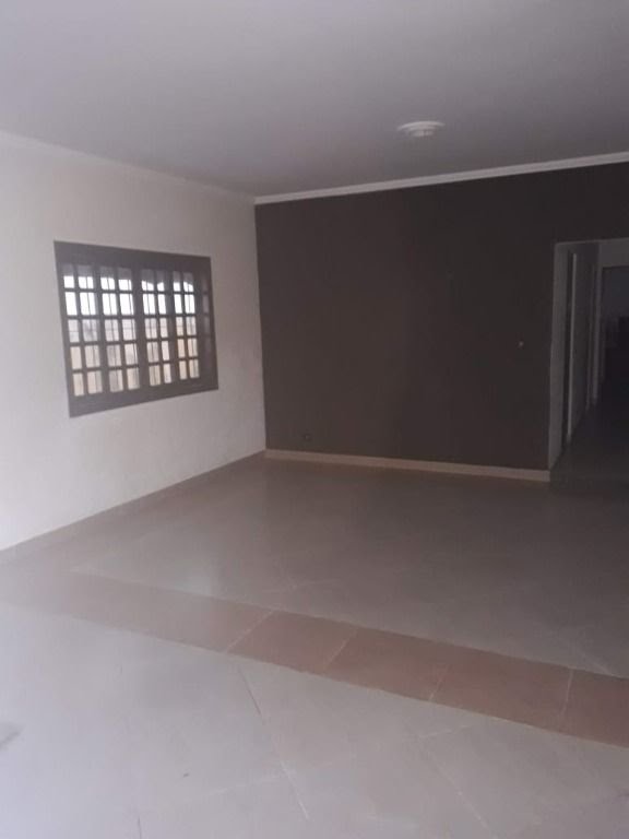 Casa à venda com 3 quartos, 3 suítes, 4 vagas e 173m² no Jardim Monte Serrat, Santa Isabel (SP) — foto 7 de 19