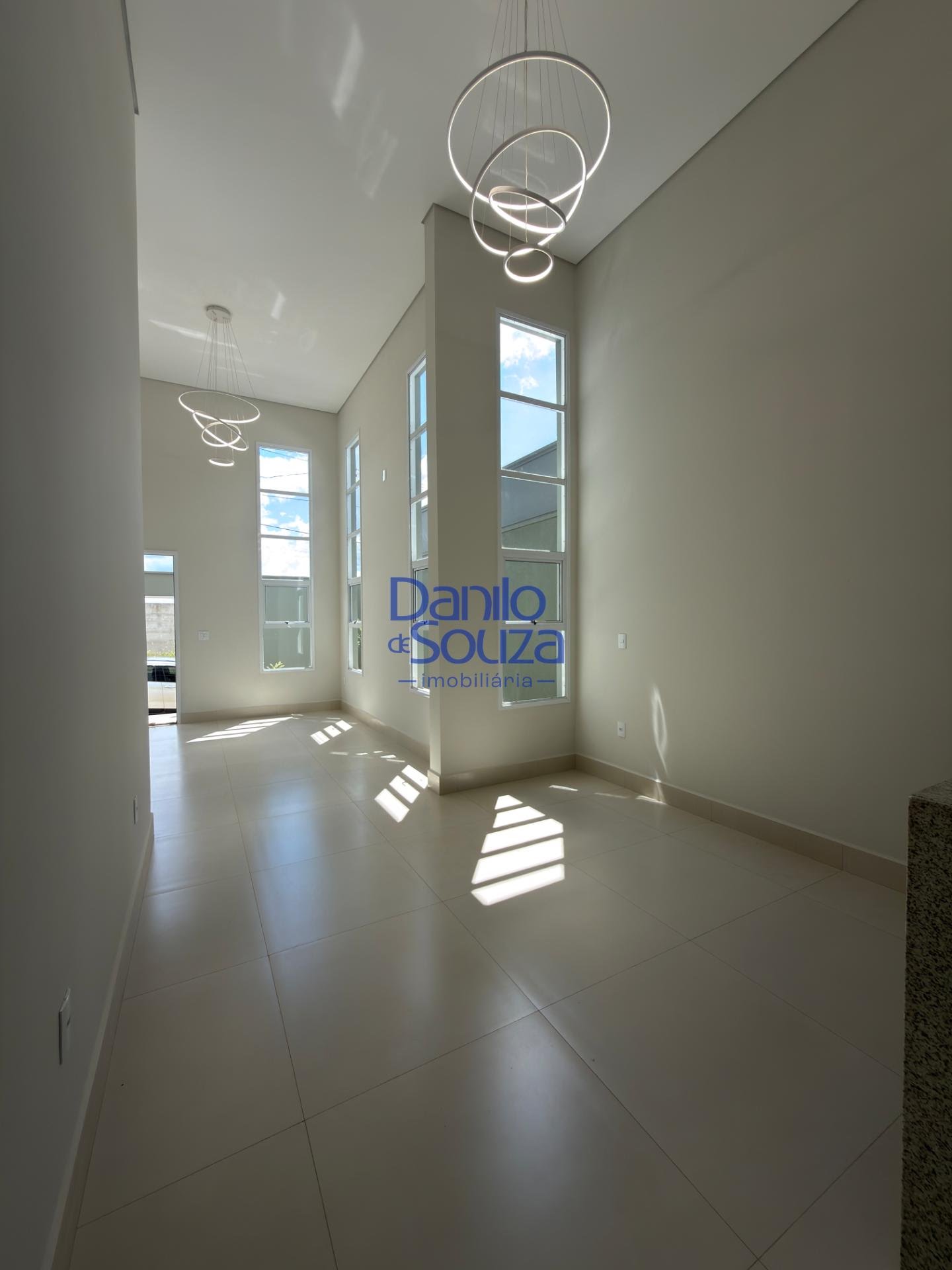 Casa à venda com 3 quartos, 1 suíte, 2 vagas e 240m² no Jardim Europa V, Araxá (MG) — foto 5 de 15
