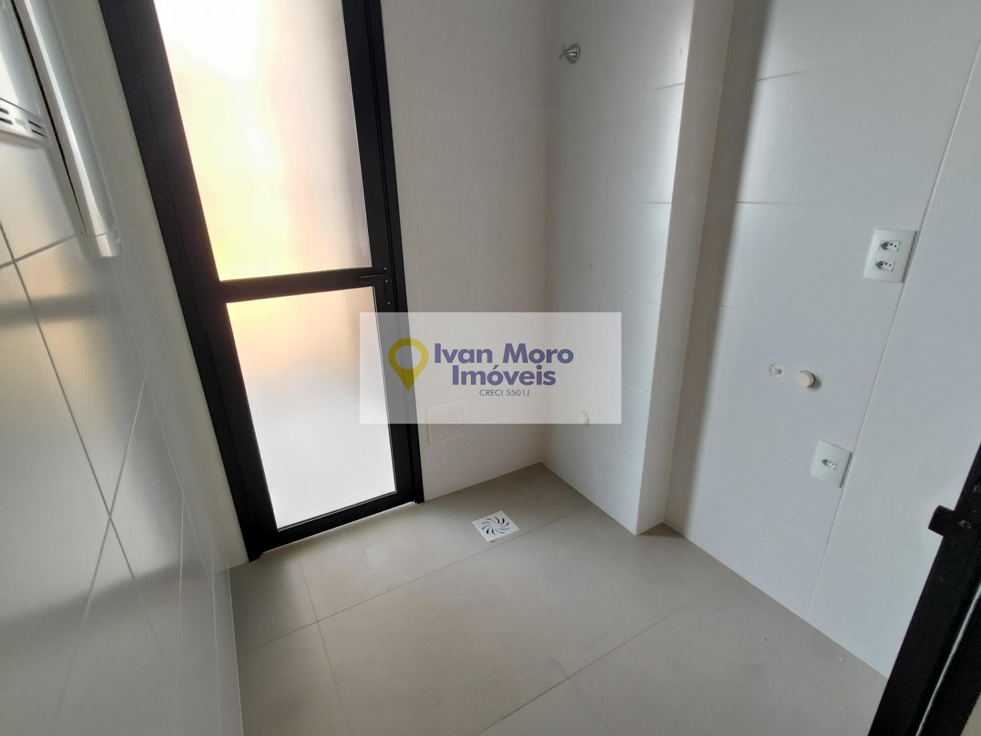 Apartamento à venda com 3 quartos, 3 suítes, 2 vagas e 110m² no Centro, Florianópolis (SC) — foto 9 de 30