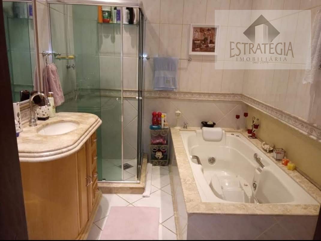 Casa à venda com 5 quartos, 2 suítes, 6 vagas e 440m² no Valparaíso, Petrópolis (RJ) — foto 11 de 30