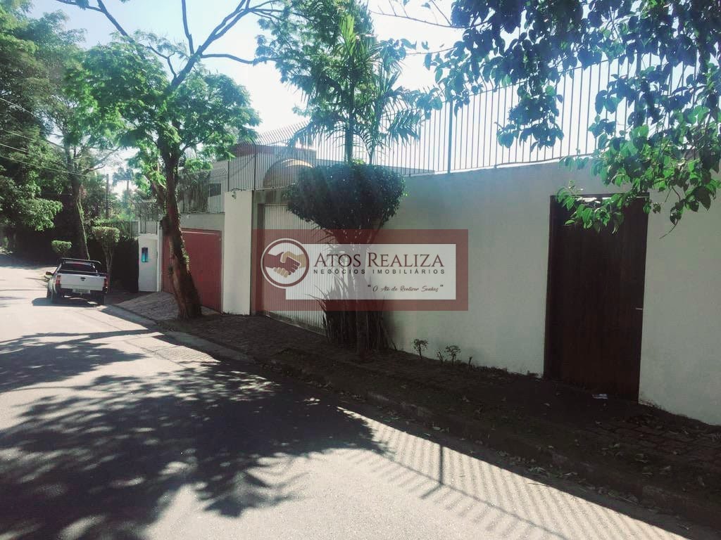 Casa à venda com 2 quartos, 2 suítes, 4 vagas e 548m² no Interlagos, São Paulo (SP) — foto 2 de 13