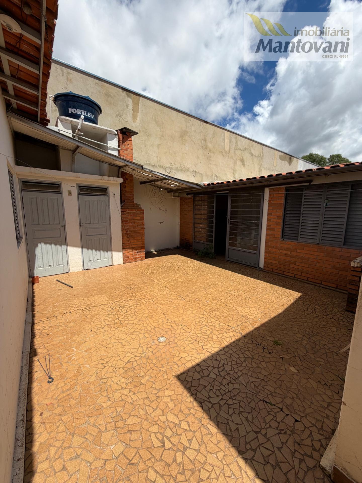 Casa à venda com 2 quartos, 1 banheiro e 1 vaga no Centro, Tatuí (SP) — foto 10 de 11