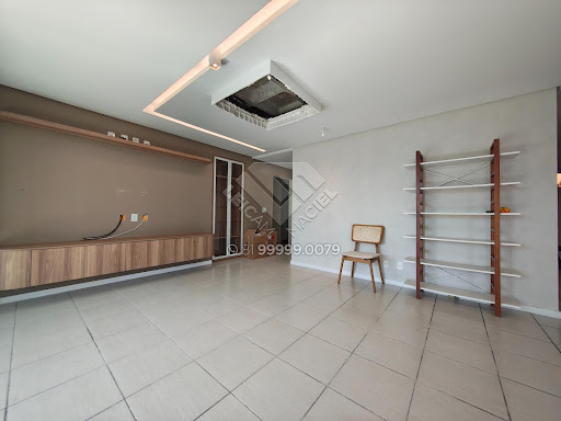 Compre Apartamento alto padrão reformado com 3 suítes,  3 vagas e com 204m² na Jaqueira. Agende Visita com Leicam Maciel