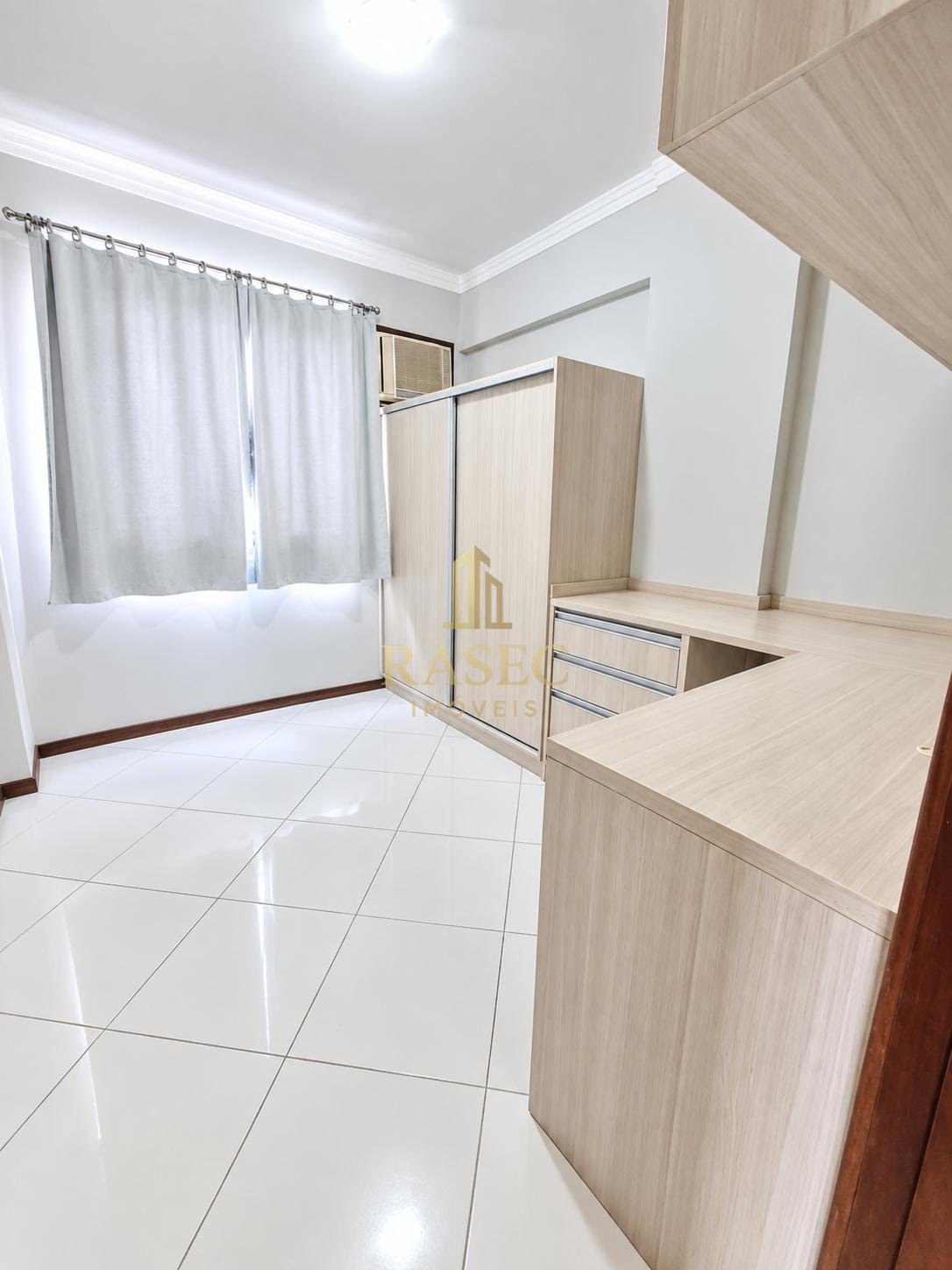 Apartamento para alugar com 3 quartos, 1 suíte, 2 vagas e 94m² no Centro I, Brusque (SC) — foto 15 de 18