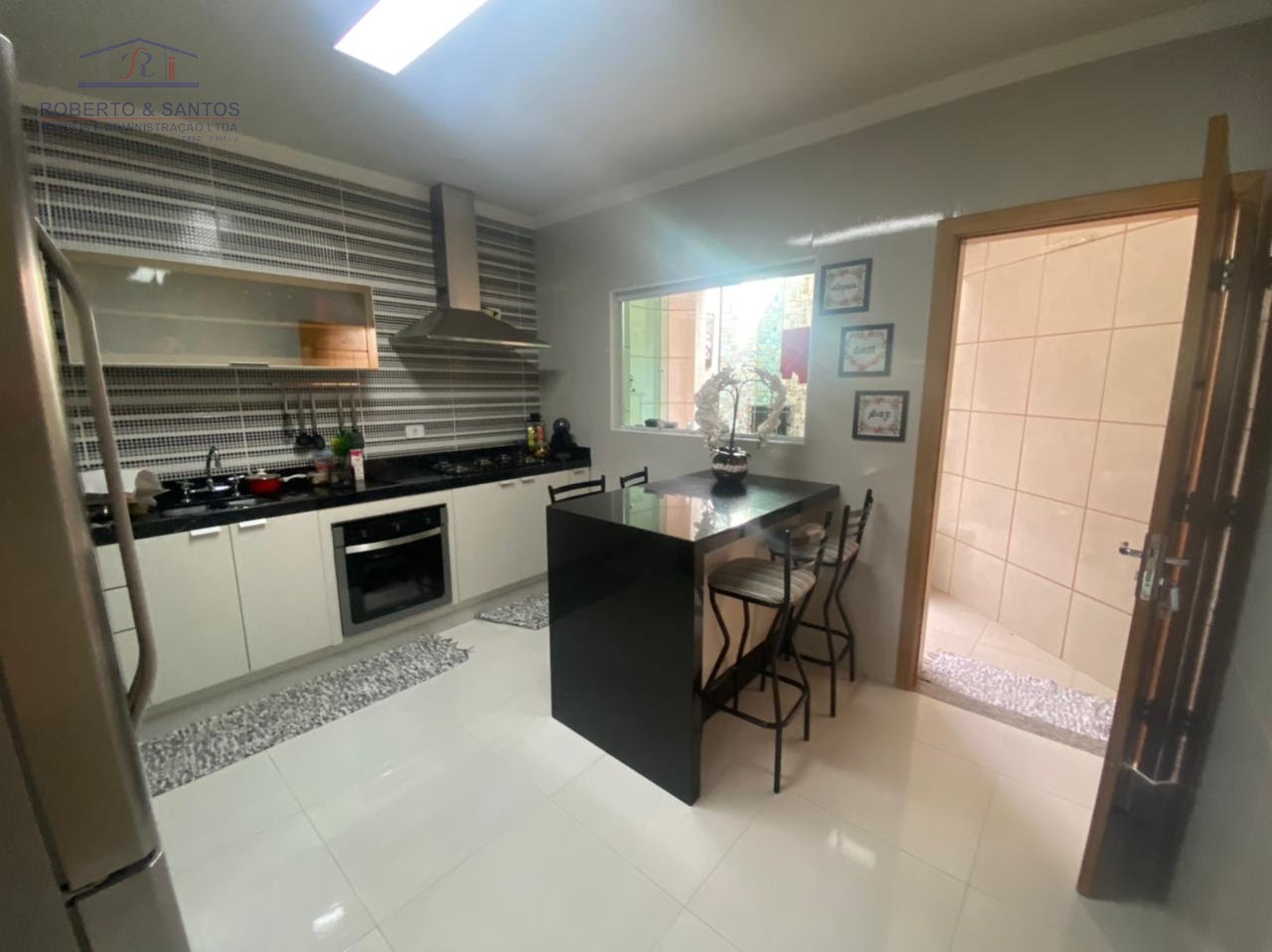 Cozinha, outra vista