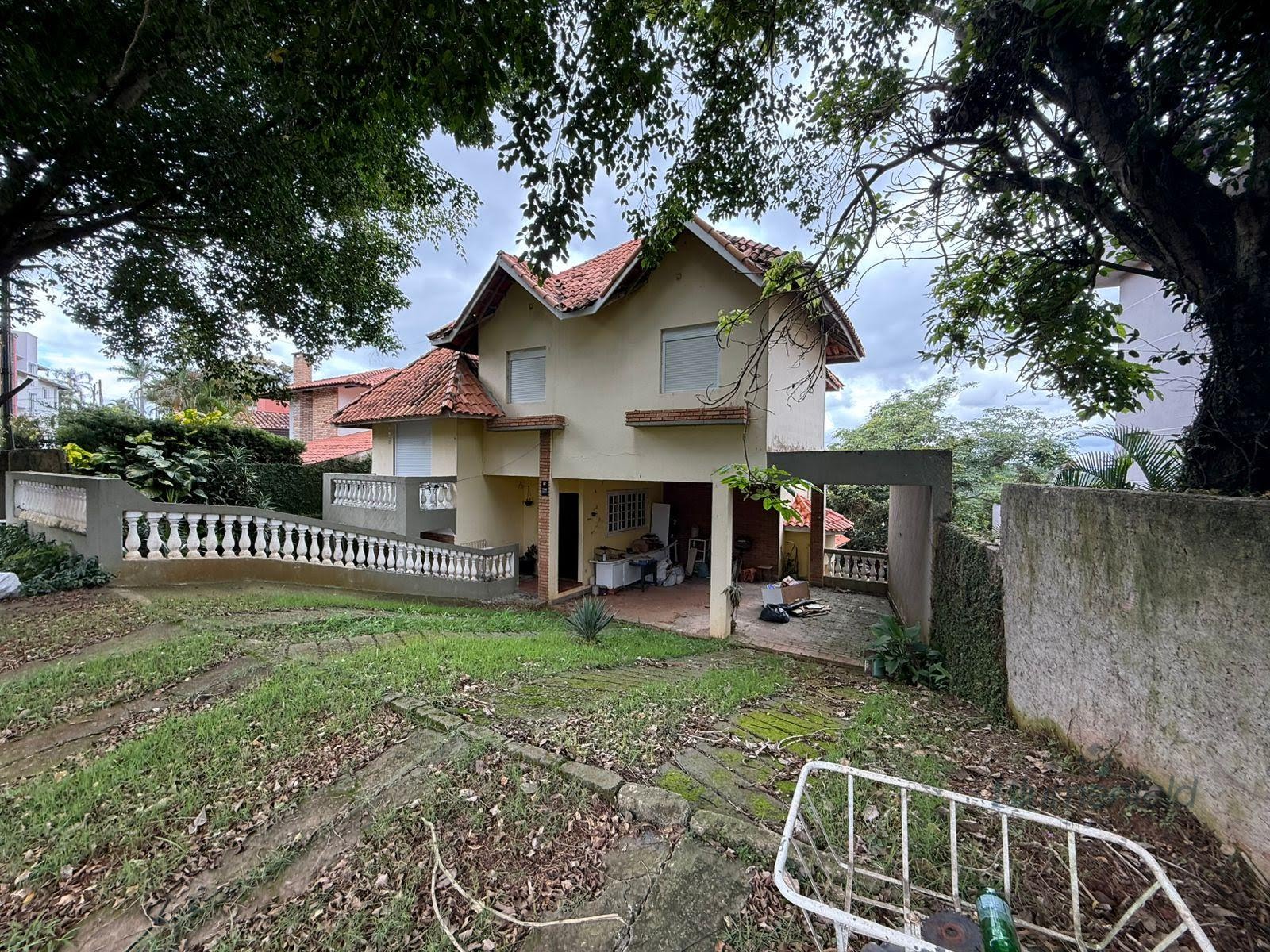 Casa para alugar com 3 quartos, 2 banheiros, 4 vagas e 280m² no Condomínio Country Club, Arujá — foto principal
