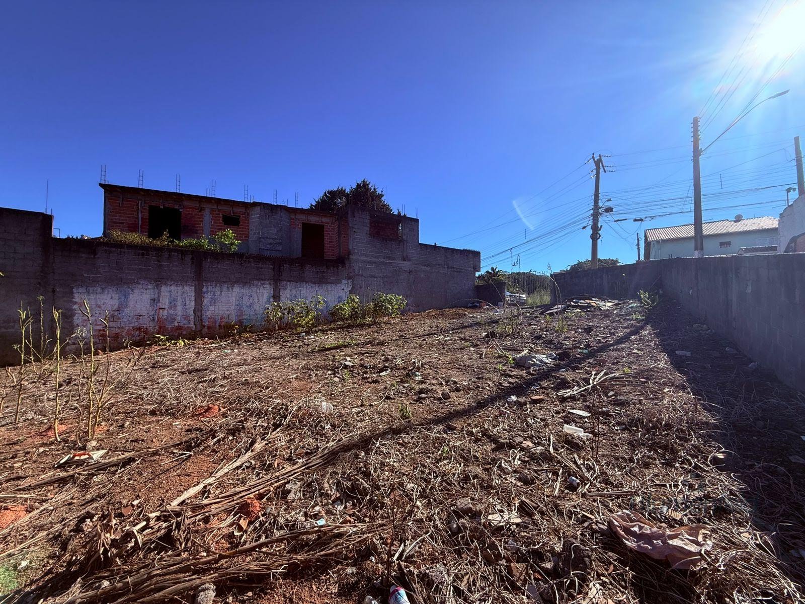 Terreno à venda com 371m² de terreno no Center Ville, Arujá (SP) — foto 3 de 3