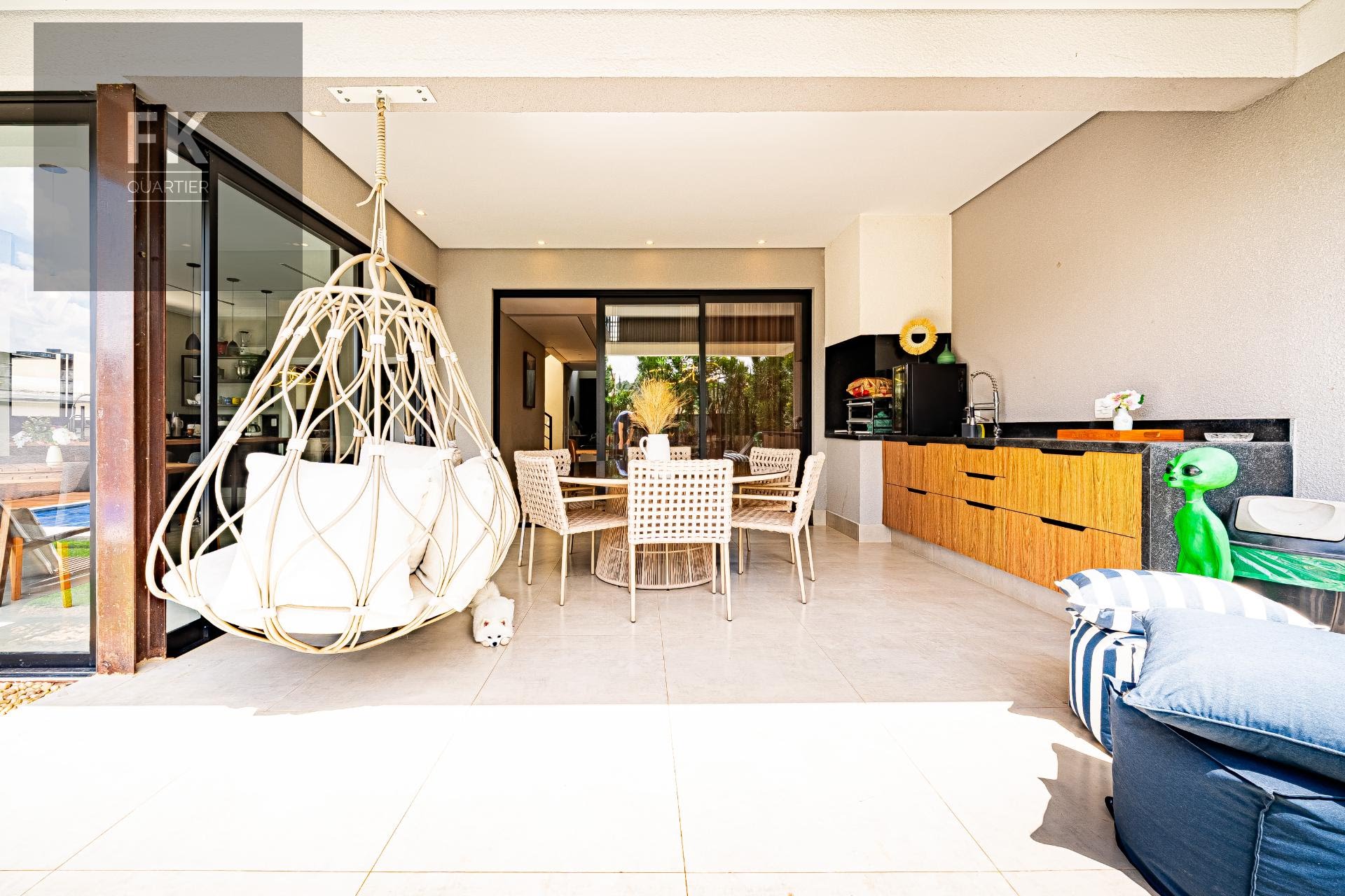Casa à venda com 4 quartos, 4 suítes, 4 vagas e 375m² no Alphaville, Santana de Parnaíba (SP) — foto 13 de 30
