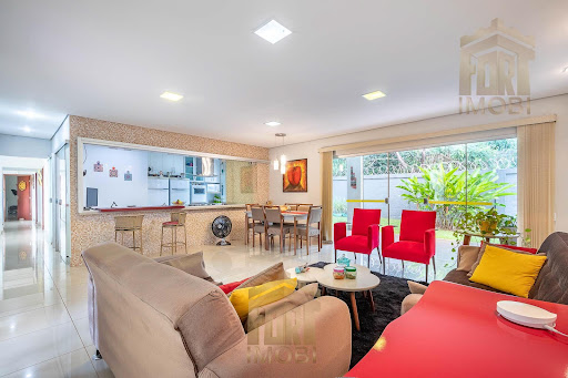 EXCLUSIVIDADE NO LAGO NORTE – CASA TÉRREA COM DESIGN INOVADOR