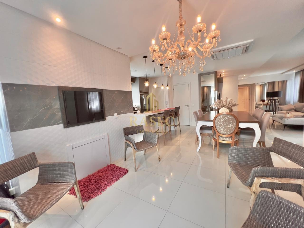 Apartamento à venda com 3 suítes, 2 vagas e 140m² no Centro, Balneário Camboriú (SC) — foto 4 de 14