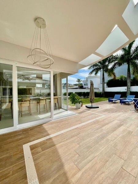 Casa à venda com 5 quartos, 5 suítes, 5 vagas e 940m² no Jurerê Internacional, Florianópolis (SC) — foto 7 de 29