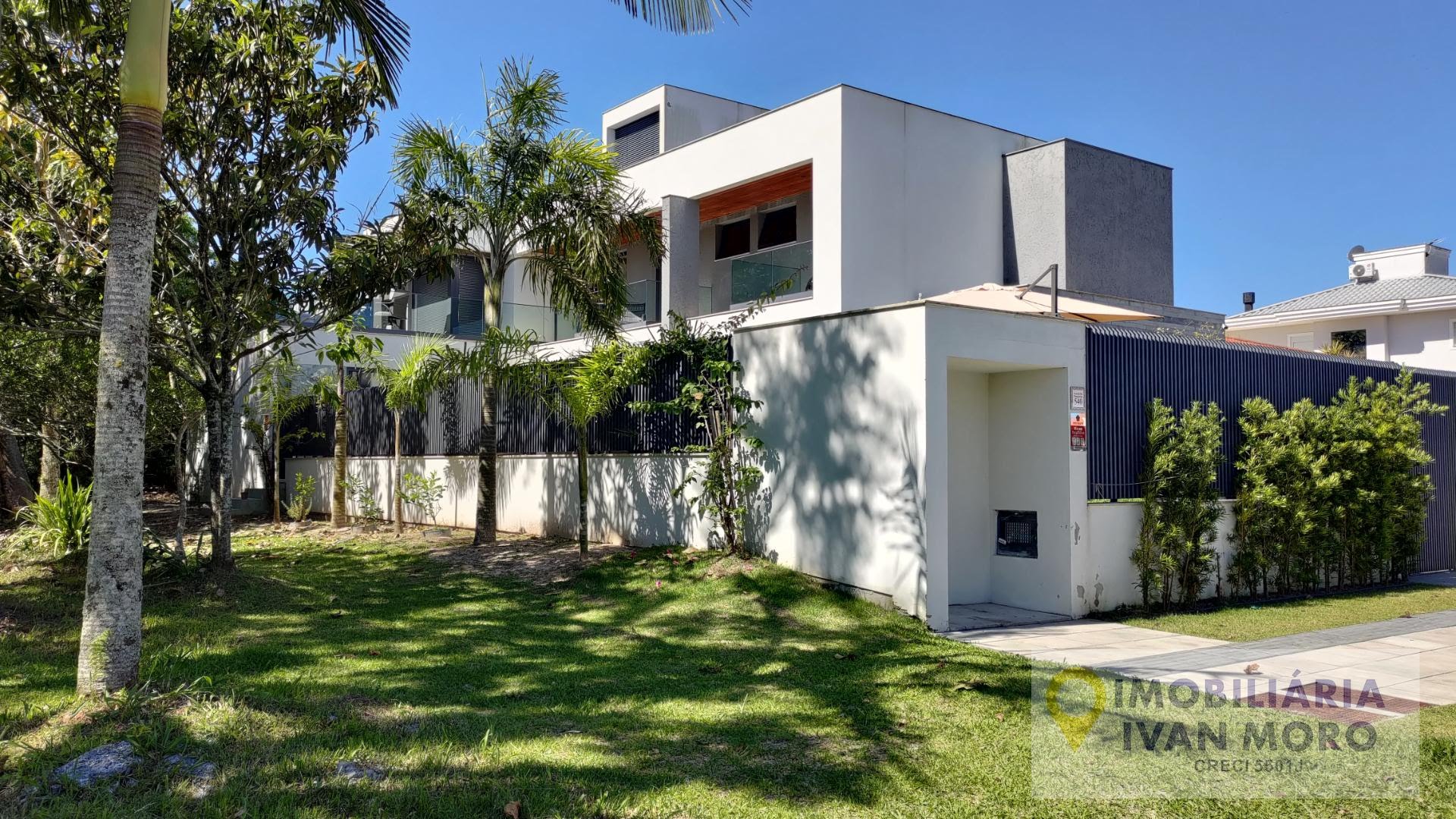 Casa para alugar com 3 quartos, 3 suítes e 2 vagas no Daniela, Florianópolis (SC) — foto 2 de 30