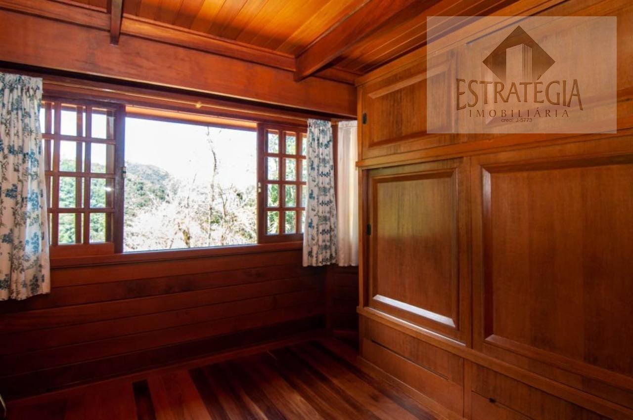 Casa à venda com 4 quartos, 4 suítes, 2 vagas e 400m² no Retiro, Petrópolis (RJ) — foto 9 de 16