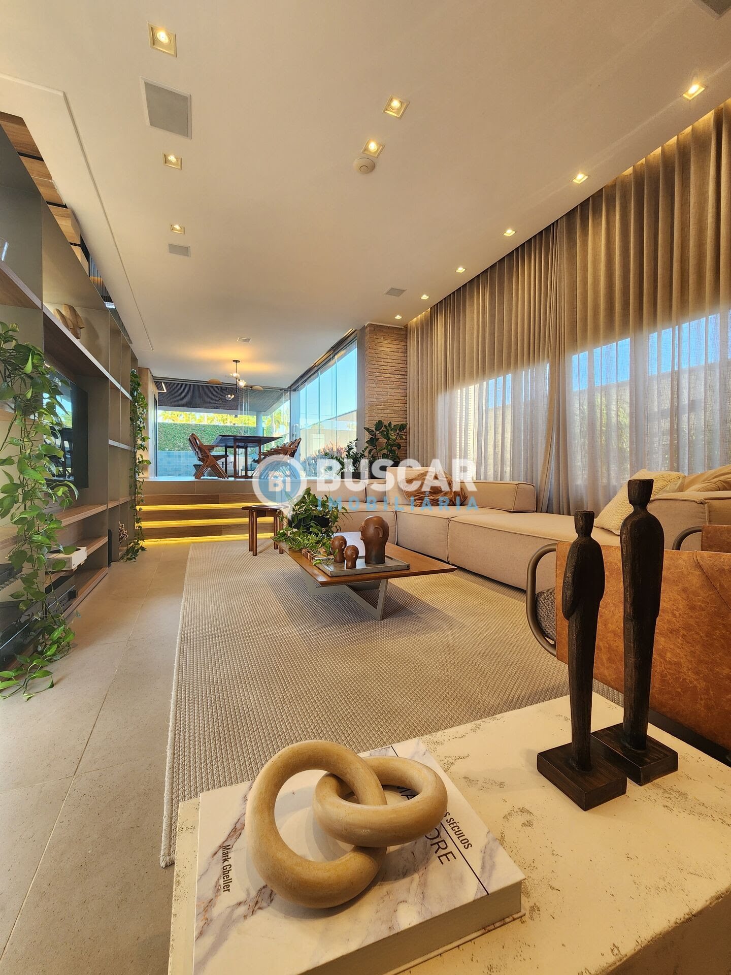 Casa à venda com 4 quartos, 4 suítes, 4 vagas e 402m² no Vale do Jacuípe, Feira de Santana (BA) — foto 3 de 30
