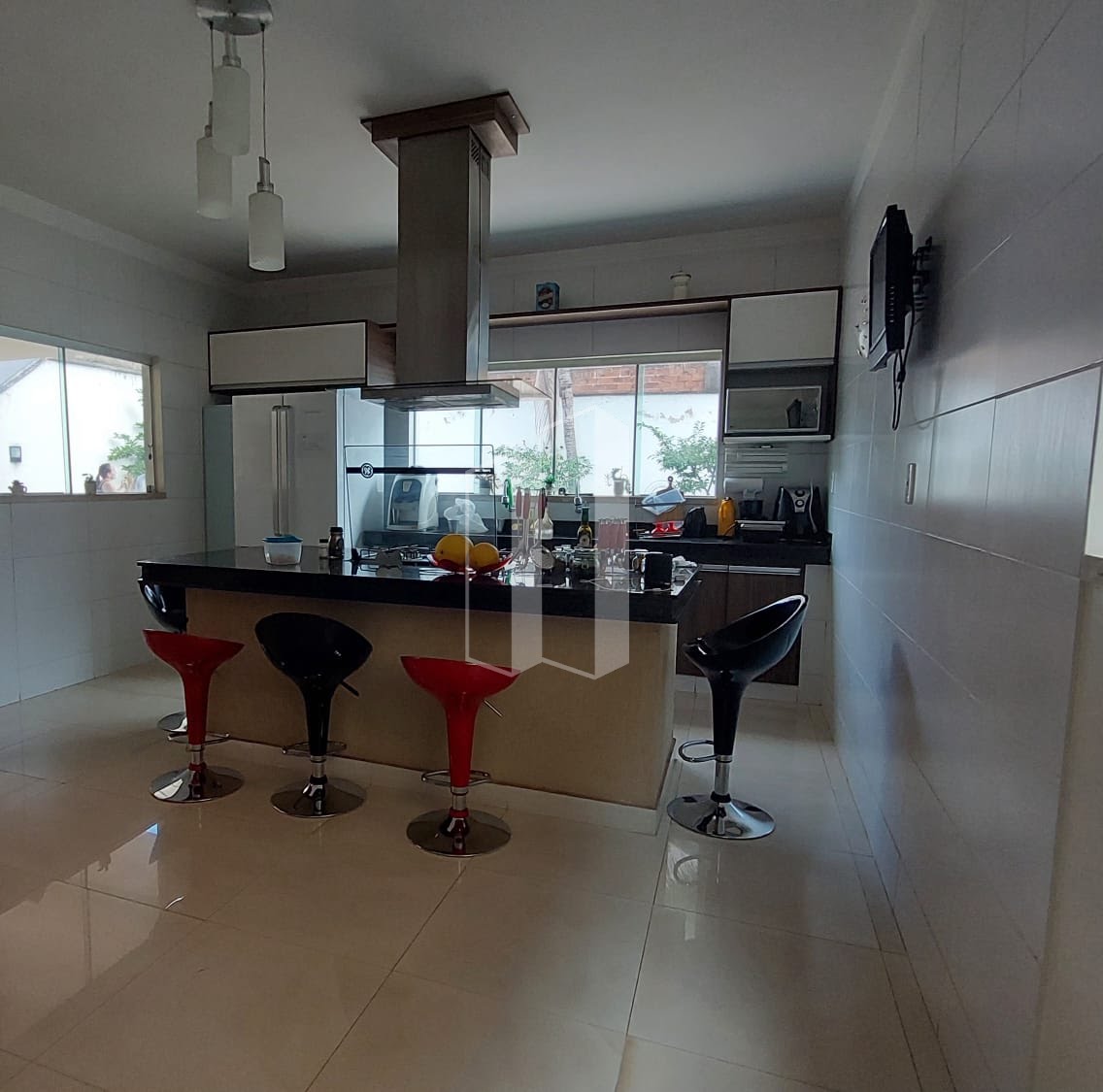 Casa à venda com 4 quartos, 4 suítes, 4 vagas e 211m² no Jardim América, Goiânia (GO) — foto 6 de 30