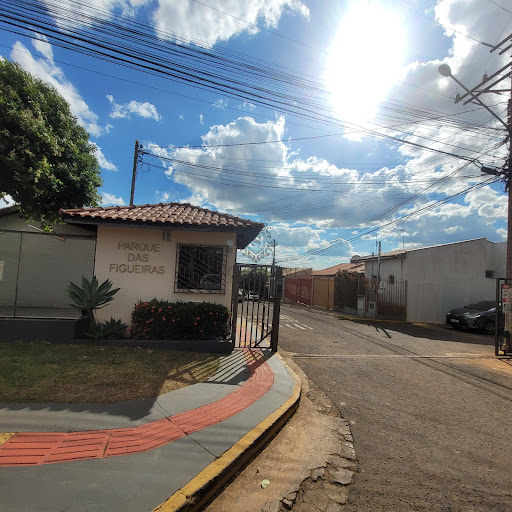 Casa de Condomínio em Monte Castelo  -  Campo Grande