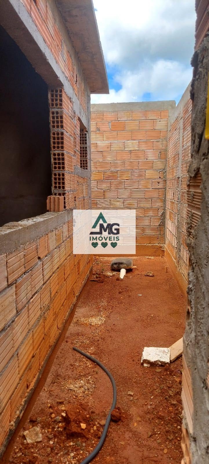 Casa à venda com 3 quartos, 1 banheiro, 2 vagas e 138m² no Cidade Jardim, Três Corações — foto principal