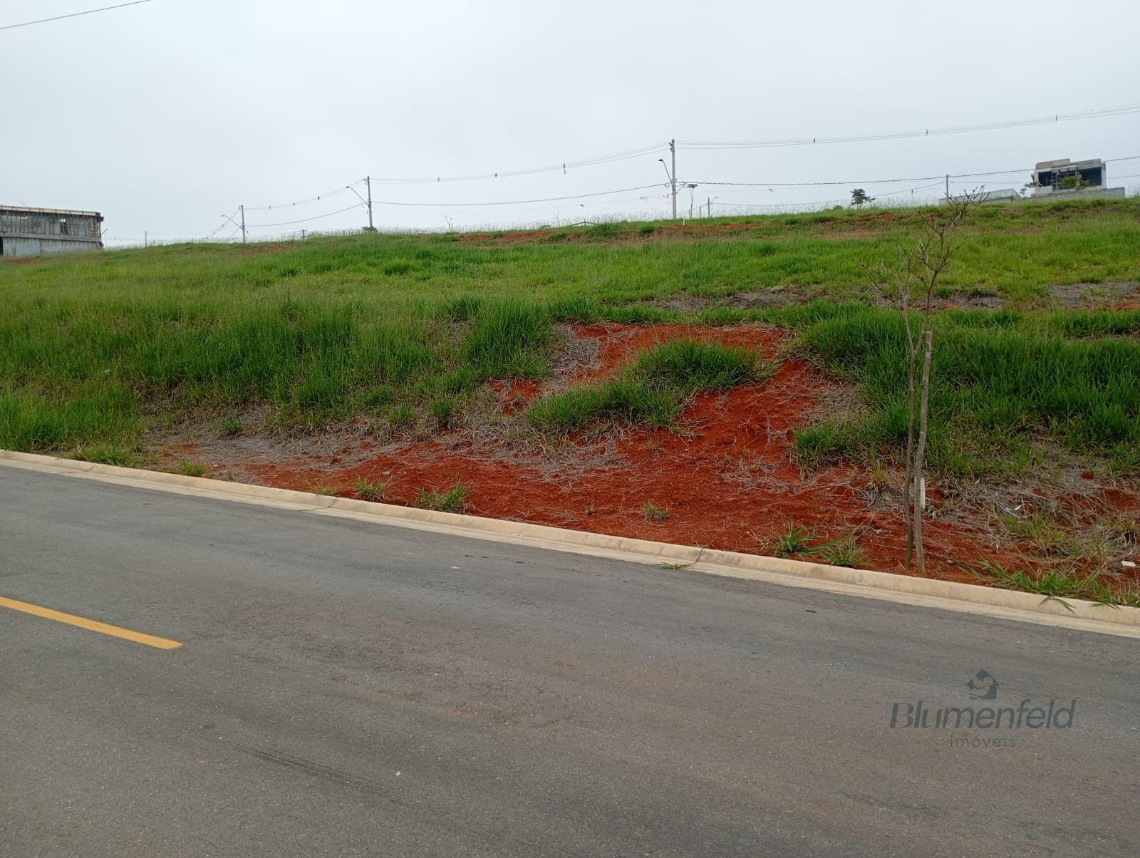 Terreno à venda com 310m² de terreno no Bairro do Portão, Arujá (SP) — foto 3 de 3