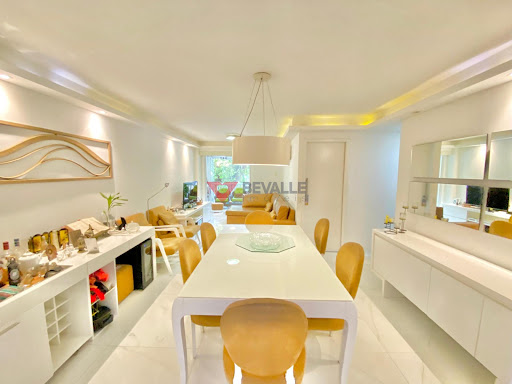 Venda de apartamento em Copacabana: 3 quartos e 2 vagas