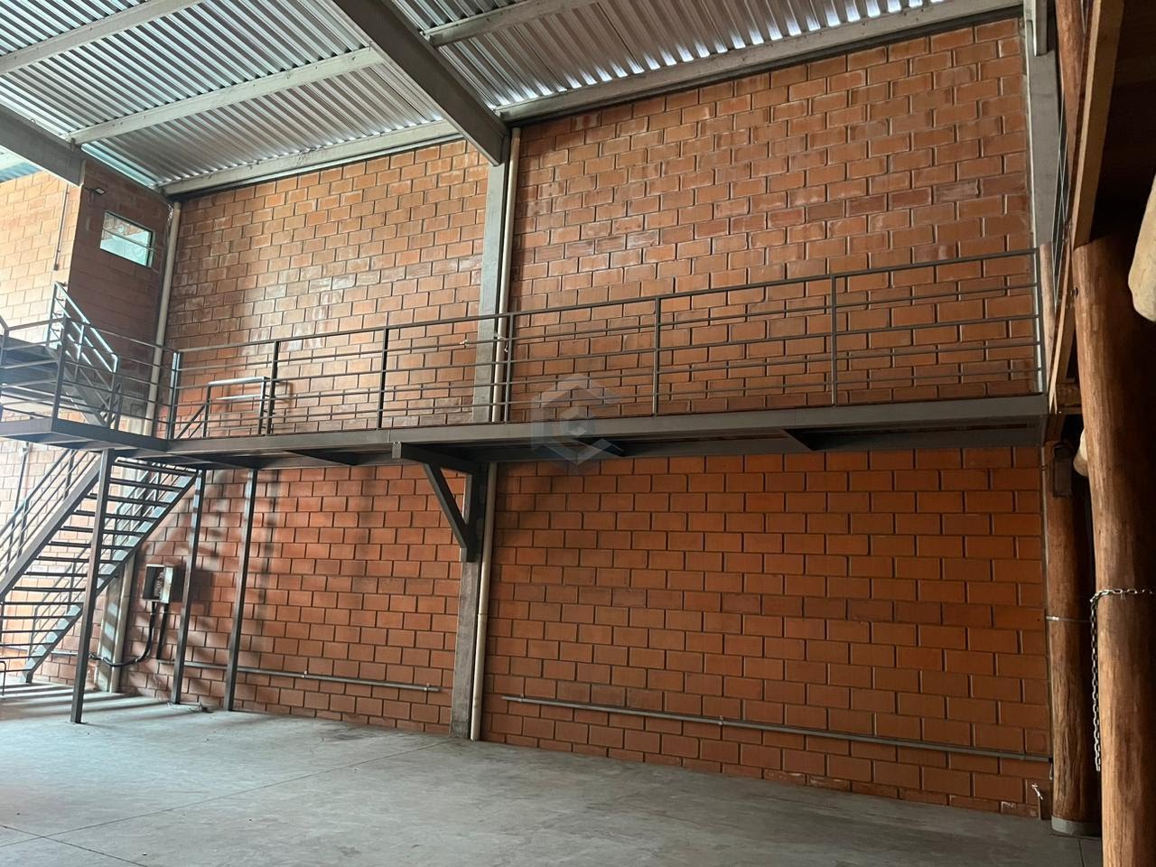 Comercial para alugar com 1 banheiro, 2 vagas e 320m² no Wanel Ville, Sorocaba (SP) — foto 7 de 8