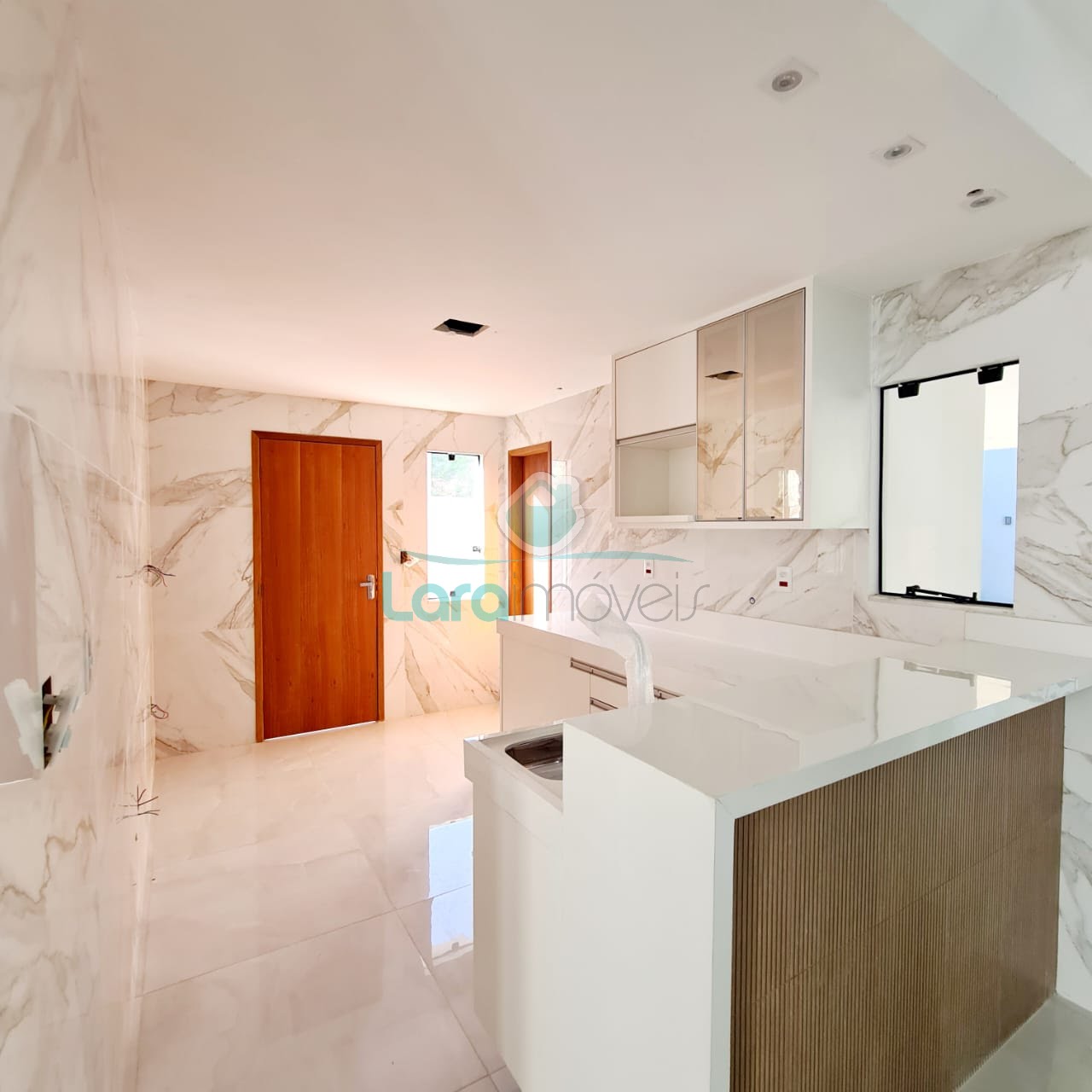 Casa à venda com 4 quartos, 3 suítes, 2 vagas e 240m² no Lagoa, Macaé (RJ) — foto 9 de 17