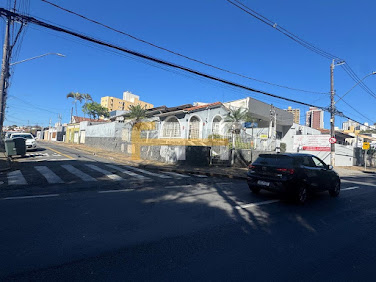 Casa Comercial em Bosque  -  Campinas