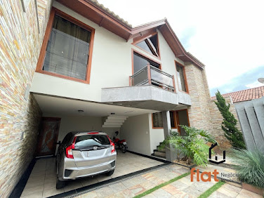 Casa de Alto Padrão à Venda no Centro de Pará de Minas