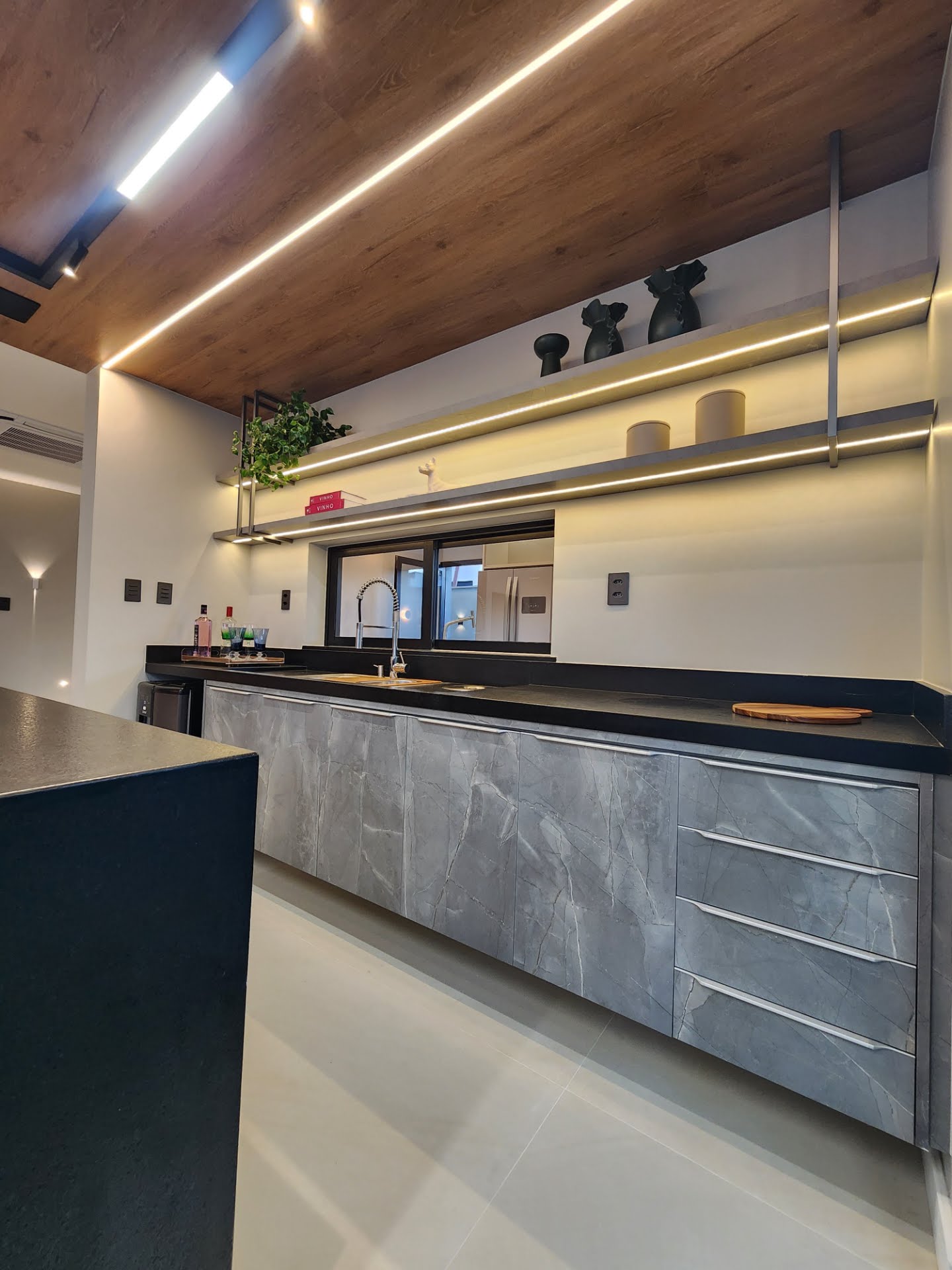 Casa à venda com 4 quartos, 4 suítes, 4 vagas e 380m² no Sim, Feira de Santana (BA) — foto 9 de 30