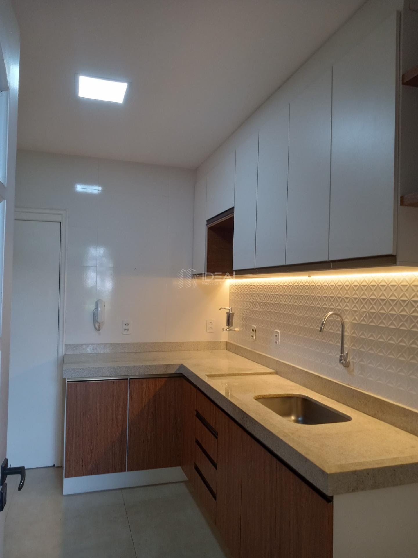 Apartamento para alugar com 3 quartos, 1 suíte, 1 vaga e 100m² no Centro, Campos dos Goytacazes (RJ) — foto 4 de 17
