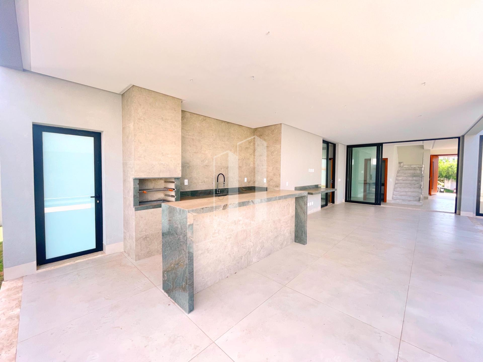 Casa à venda com 5 quartos, 5 suítes, 4 vagas e 380m² no Alphaville Flamboyant Residencial Araguaia, Goiânia (GO) — foto 7 de 16